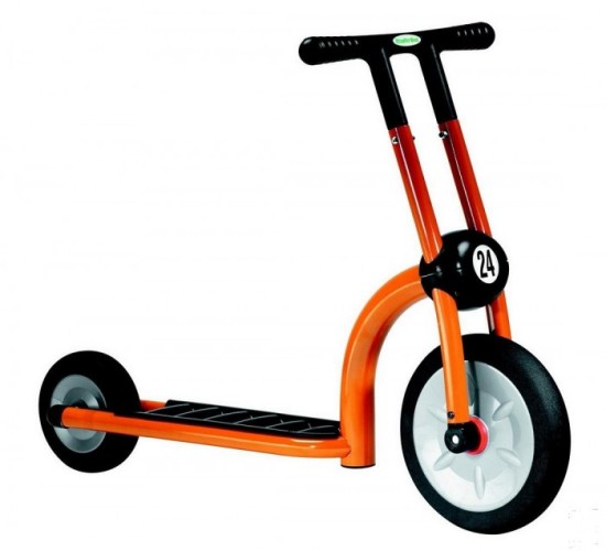 200-11 Скутер "Динамик" двухколесный оранжевый